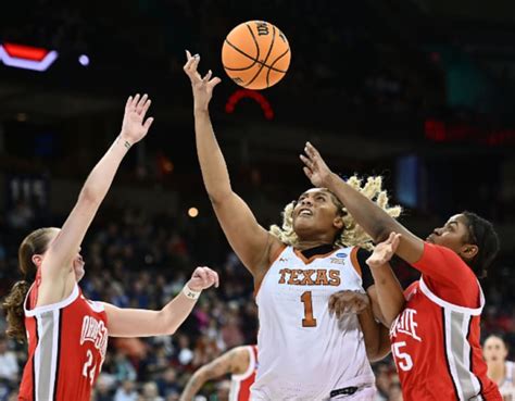 Texas center Lauren Ebo commits to transfer to Notre。